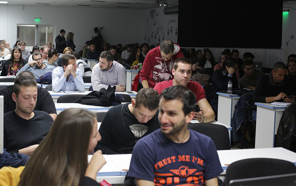 The road to Business Intelligence education goes through business