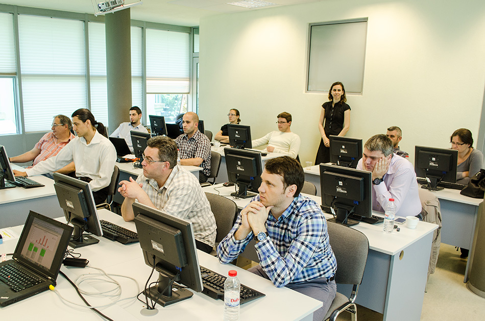 Специализиран практически Business Intelligence курс „4×4″